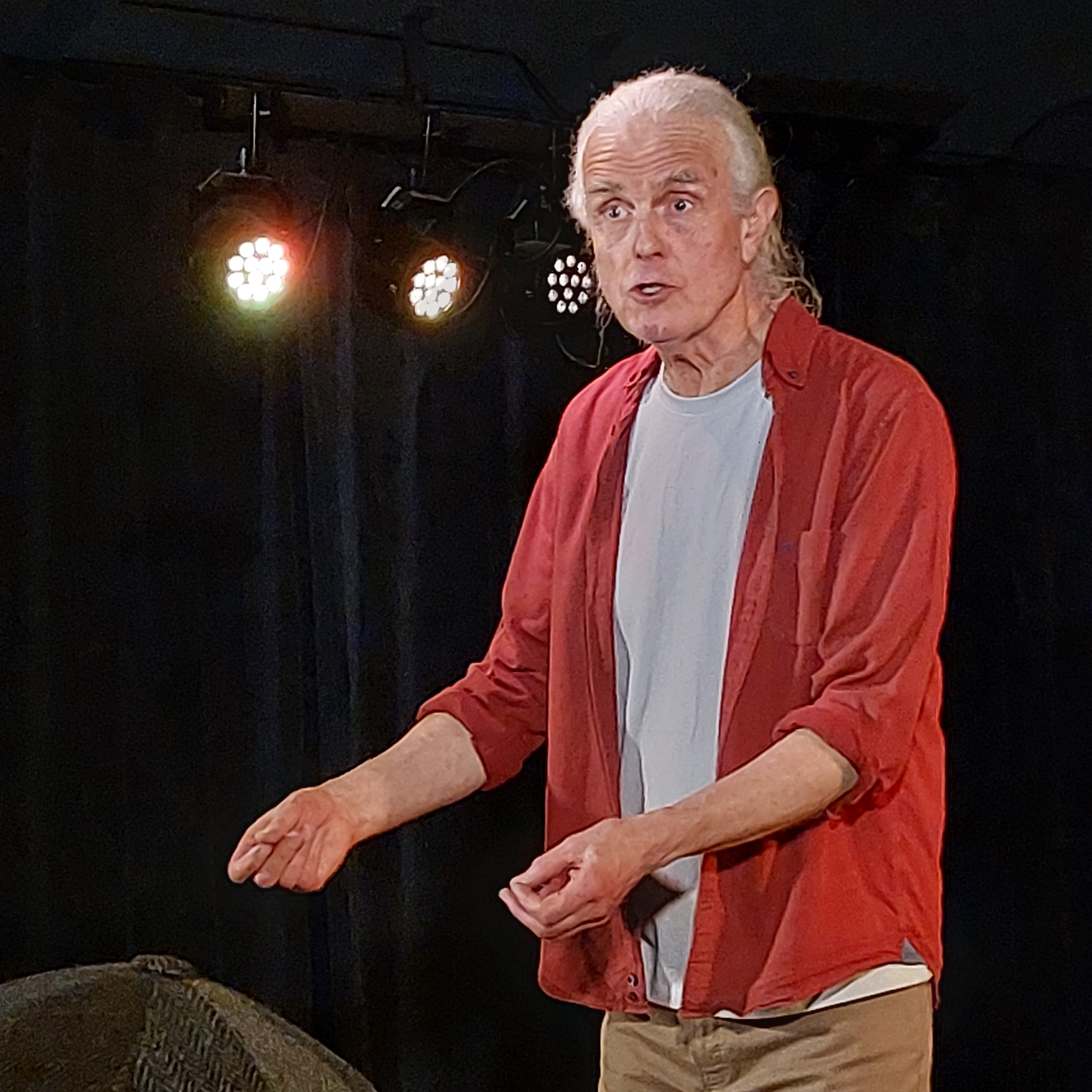 Storyteller Hugh Lupton
